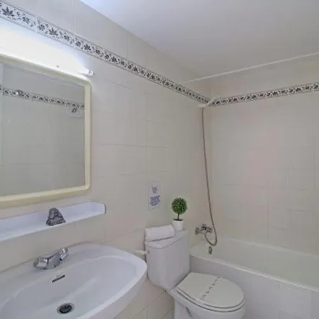 Sleeps 3 With Pool Air Con And Wifi Апартаменты *