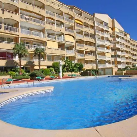 Sleeps 3 With Pool Air Con And Wifi شقة كاليبي