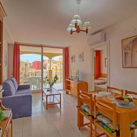 Sleeps 3 With Pool Air Con And Wifi * كاليبي